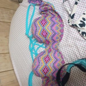 Sports bra brand new all 3 never worn cute